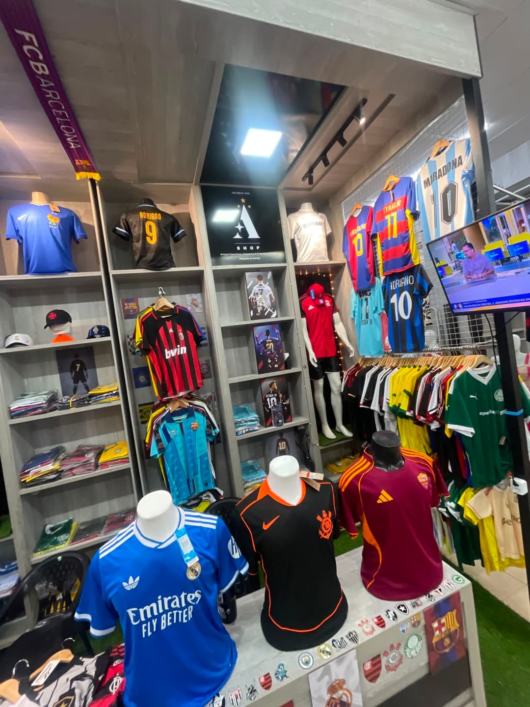 Fachada da loja Amais Shop na Galeria Via Goiânia